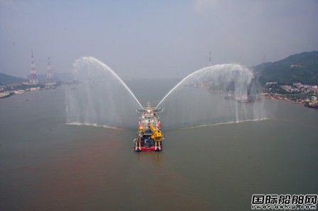 航通船業一艘海洋工程船試航