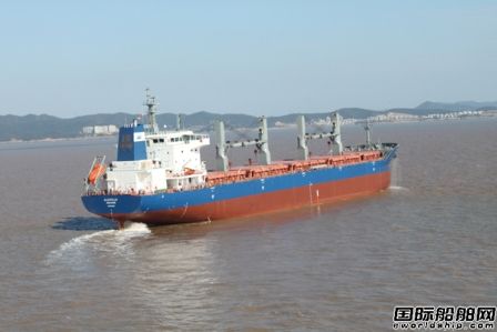 中船重工船業一艘散貨船試航