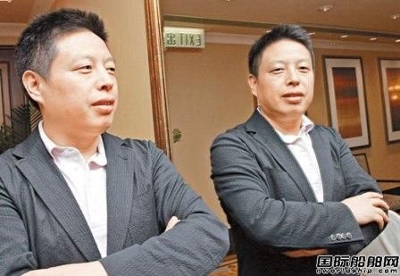 船王張志熔裸退背后  