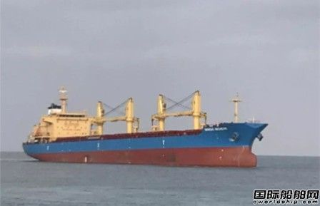 威海三進船業一艘3.6萬噸散貨船試航成功