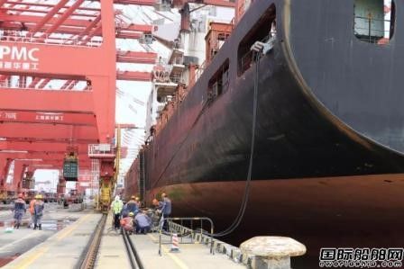 廣州港首次為運營集裝箱船提供船舶岸基供電