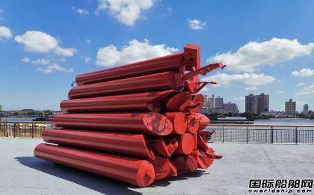 上海船廠“上帶一號” 帶纜艇化身藝術品落座楊浦濱江
