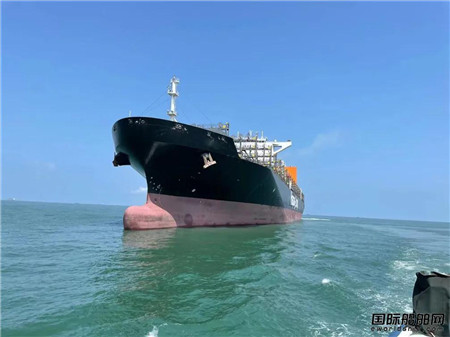 雙塔齊發，匯舸集團首艘萬箱船煙氣凈化系統試航成功