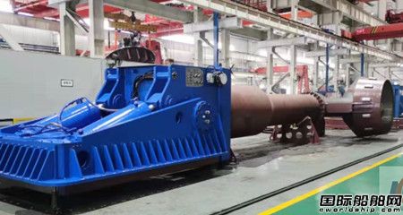 南高精研制成功全球首套帶折臂橫移功能永磁電力吊艙推進系統