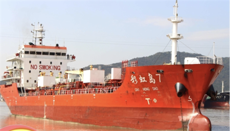 東海海域一艘船自沉，航經油輪救起全部落水船員