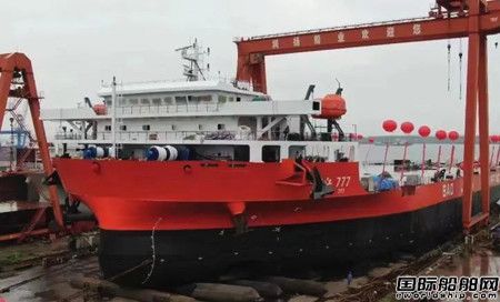 潤揚船業建造156米甲板運輸船下水