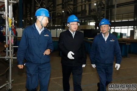 楊金成到中國船舶集團渤海造船調研
