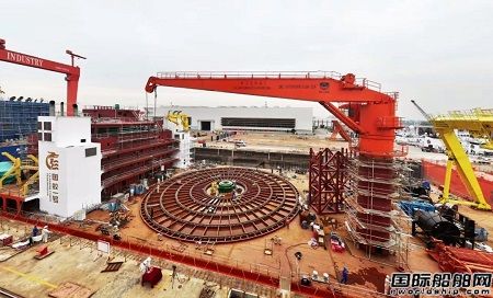 海新重工建造國內最大海纜施工船下水