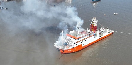 恒生船舶重工建造“海洋地質二十六號”下水