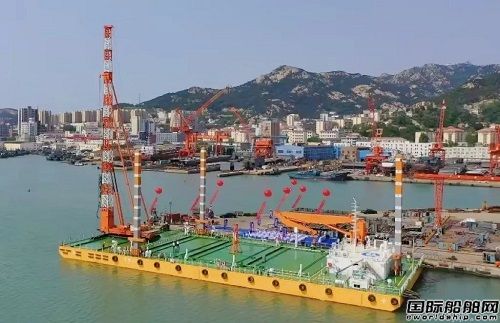 山東海洋集團海上光伏打樁運維首制船“藍鯤02”交付