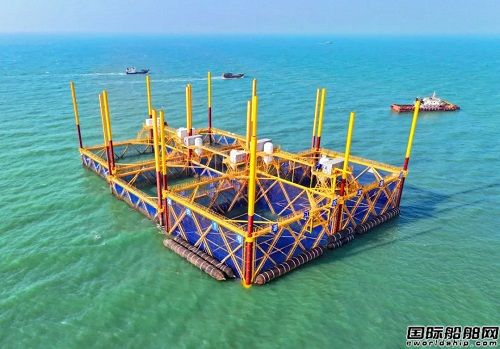 國內首個自主升降海洋牧場平臺“湛農1號”最后一組網箱安裝完成