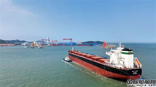 招商工業青島船廠82000噸散貨船2號船試航凱旋