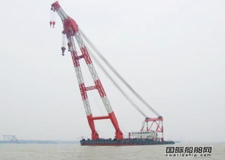 揚州萬隆船業1200噸起重船交付